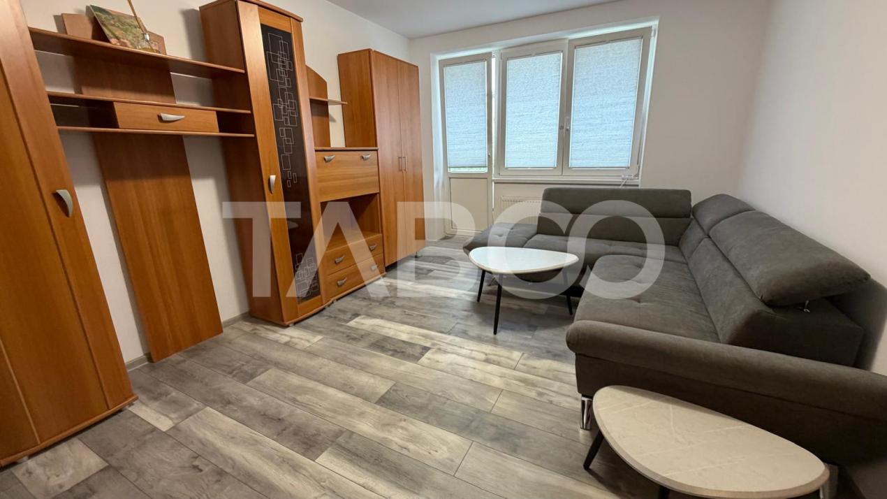 Apartament cu 2 camere decomandate etaj 3 in zona Mihai Viteazul