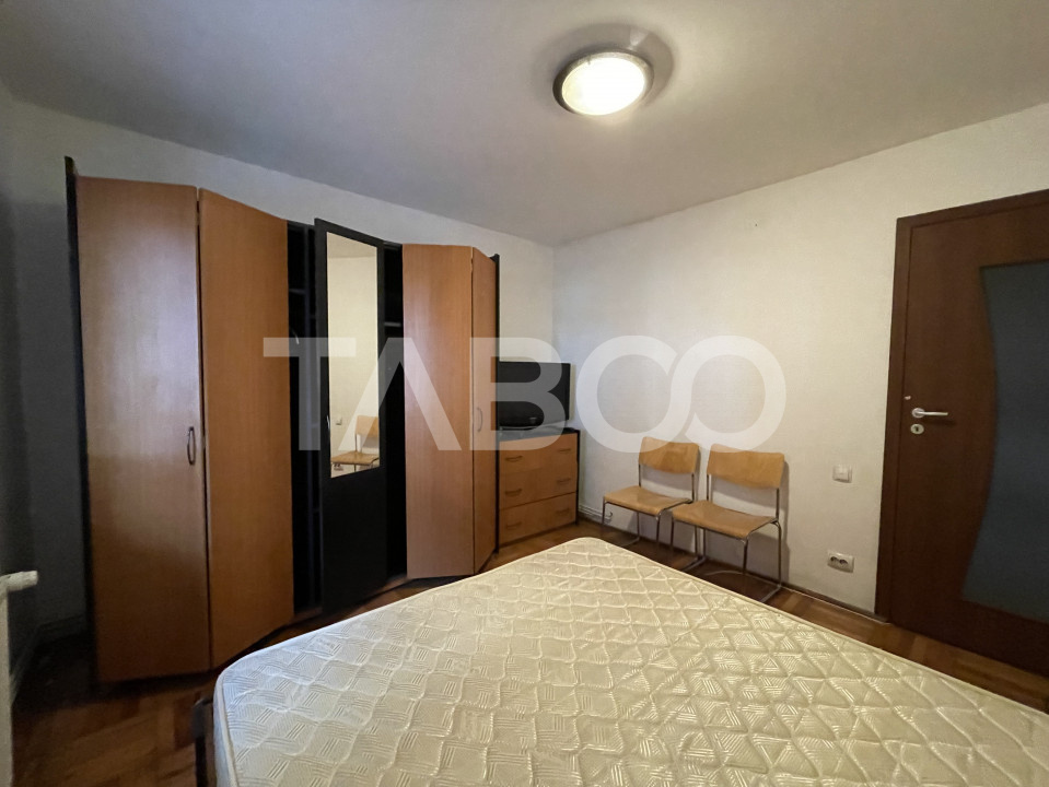Apartament cu 2 camere decomandate si balcon de inchiriat in Strand