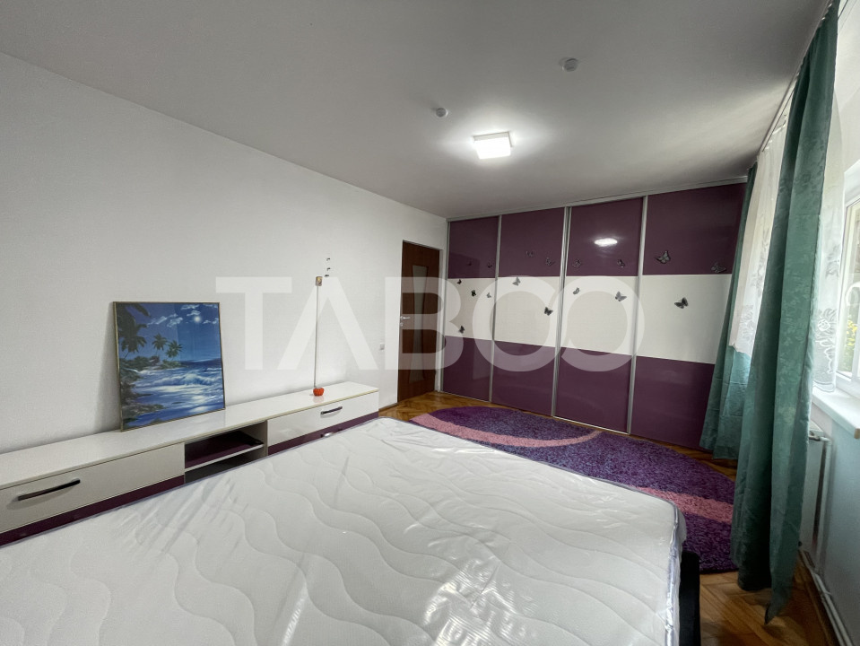 Apartament cu 2 camere decomandate si balcon de inchiriat in Strand