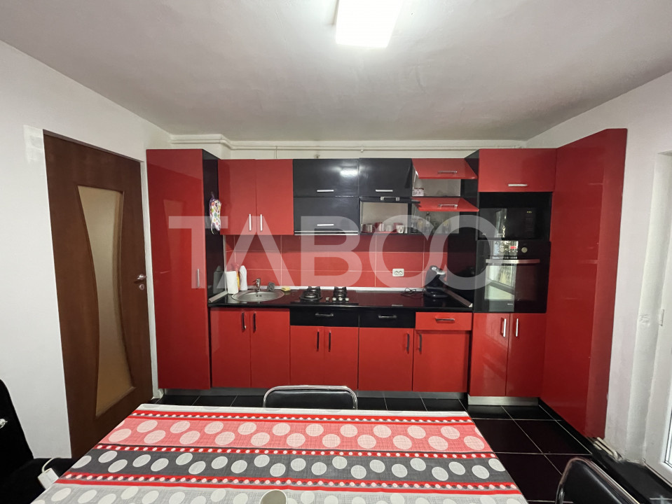 Apartament cu 2 camere decomandate si balcon de inchiriat in Strand