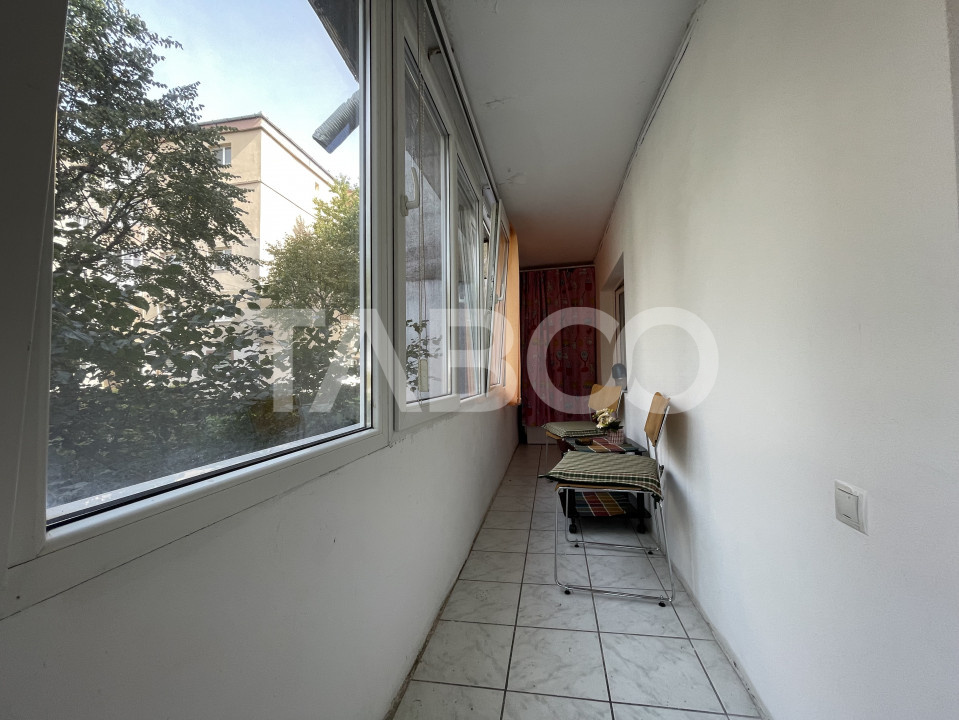 Apartament cu 2 camere decomandate si balcon de inchiriat in Strand