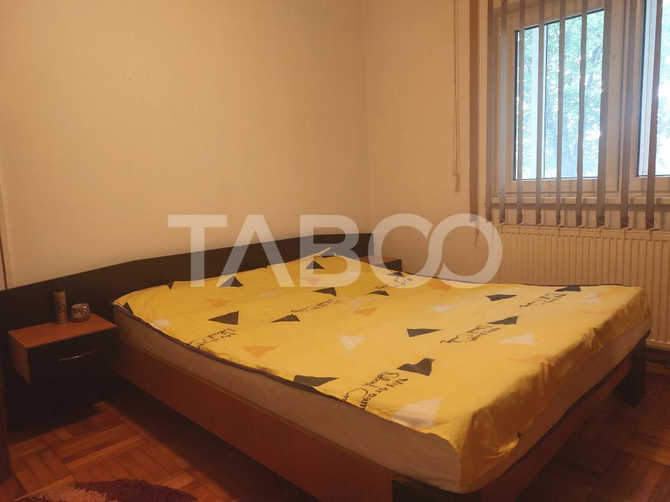 Apartament cu 2 camere decomandate si balcon de inchiriat in Strand