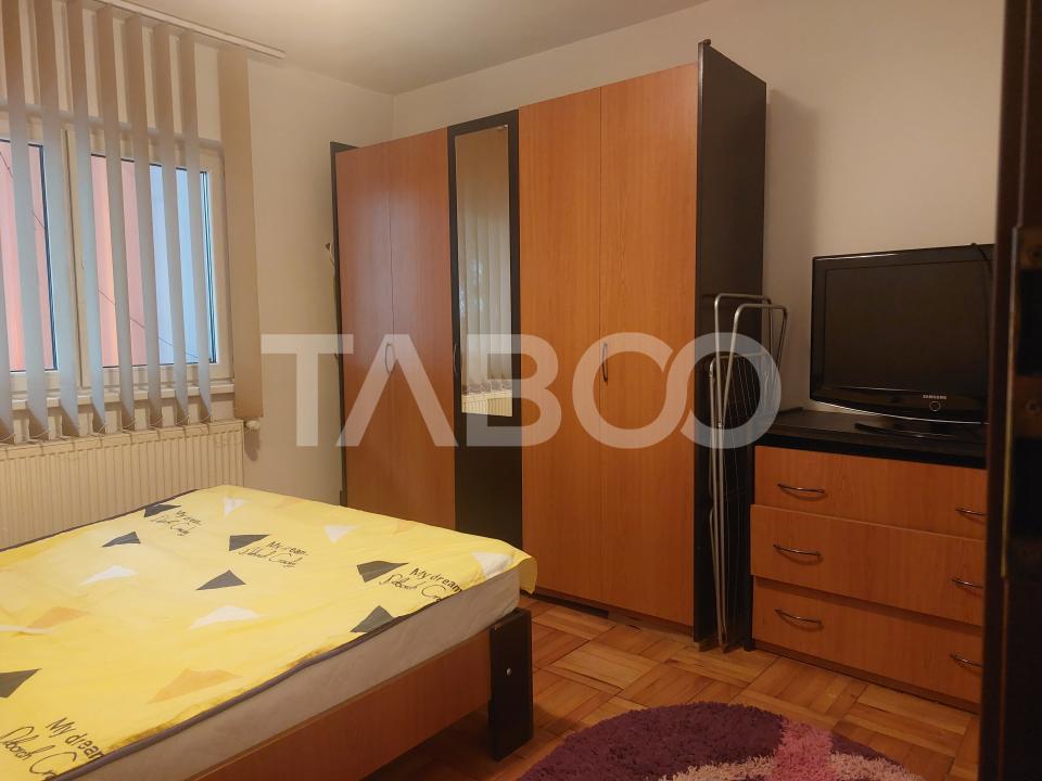 Apartament cu 2 camere decomandate si balcon de inchiriat in Strand
