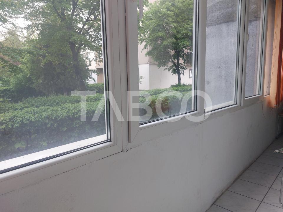 Apartament cu 2 camere decomandate si balcon de inchiriat in Strand
