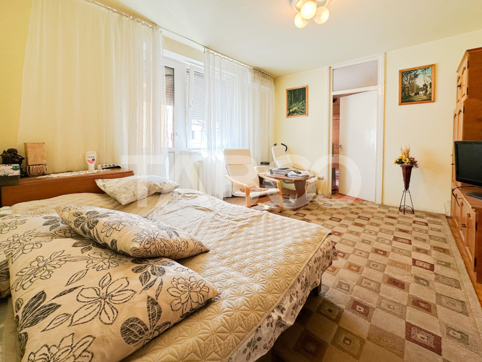 Apartament cu 2 camere in zona Mihai Viteazu retras de la strada