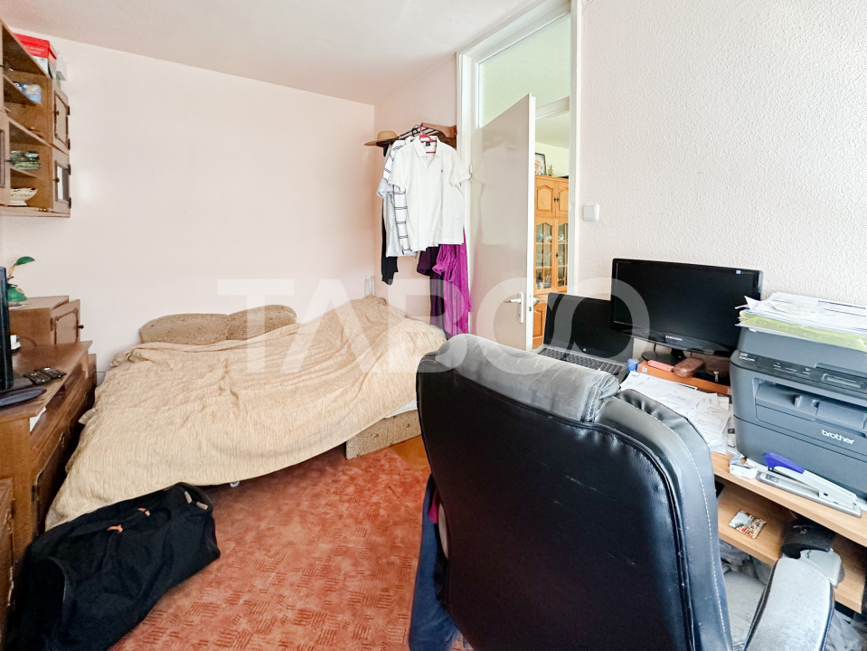 Apartament cu 2 camere in zona Mihai Viteazu retras de la strada