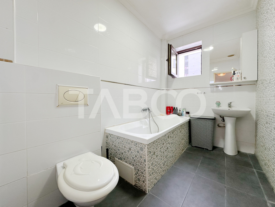 Apartament cu 2 camere la cheie cu parcare zona Doamna Stanca
