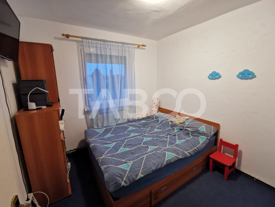 Apartament cu 2 camere semidecomandate la etajul 3 strada Plugarilor