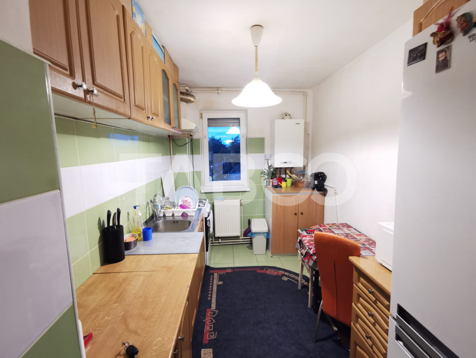 Apartament cu 2 camere semidecomandate la etajul 3 strada Plugarilor