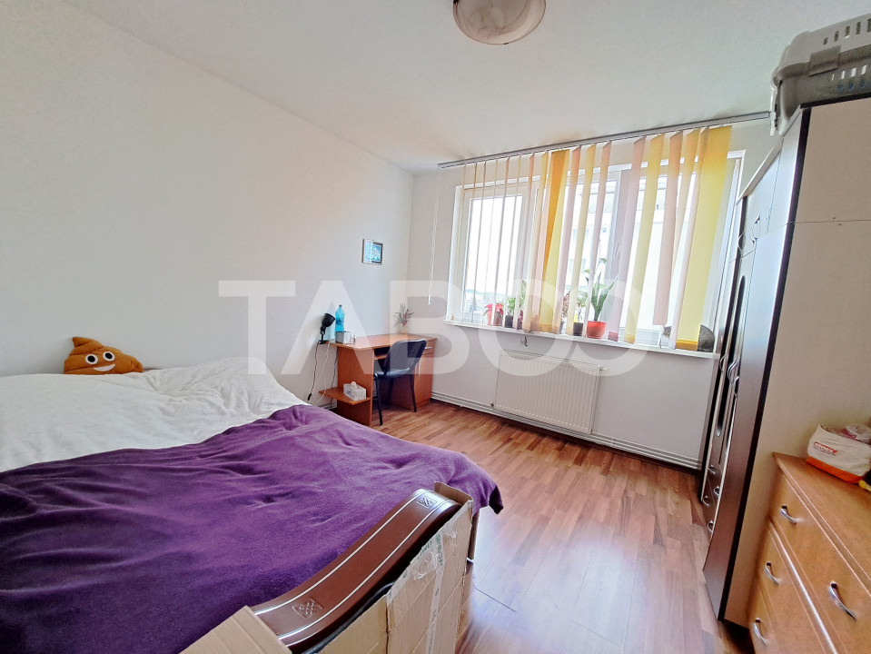 Apartament cu 2 camere si balcon de inchiriat in zona Mihai Viteazul