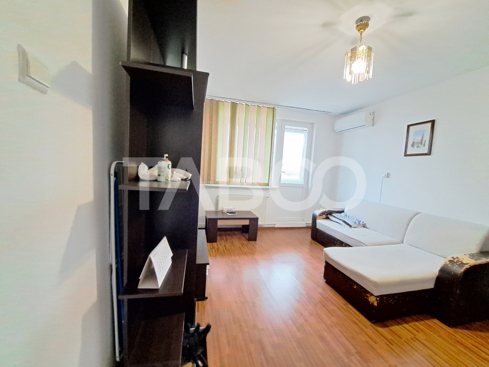 Apartament cu 2 camere si balcon de inchiriat in zona Mihai Viteazul