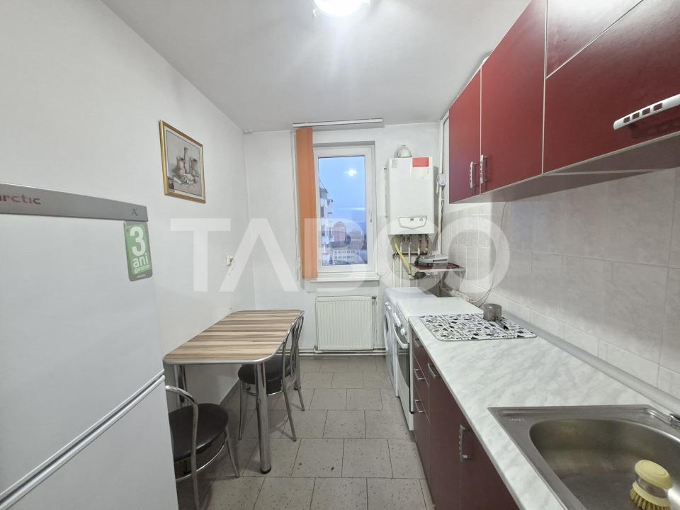 Apartament cu 2 camere si balcon de inchiriat in zona Mihai Viteazul