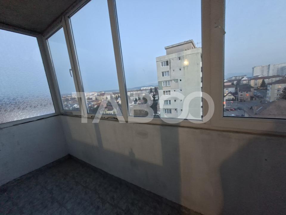 Apartament cu 2 camere si balcon de inchiriat in zona Mihai Viteazul
