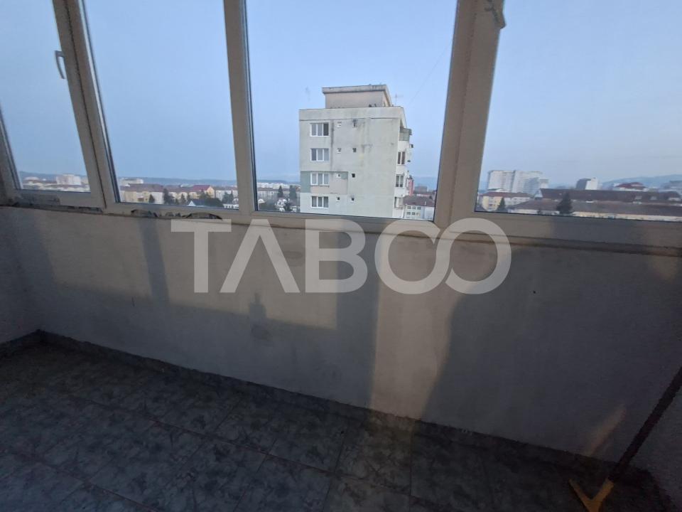 Apartament cu 2 camere si balcon de inchiriat in zona Mihai Viteazul