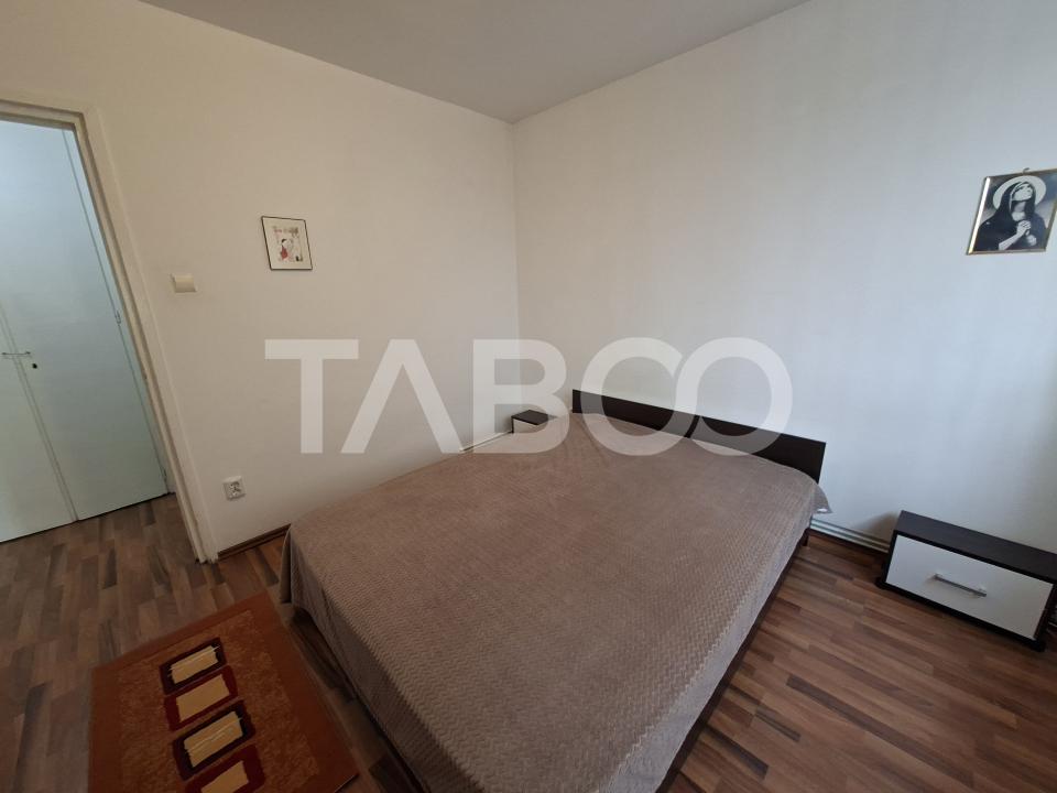 Apartament cu 2 camere si balcon de inchiriat in zona Mihai Viteazul