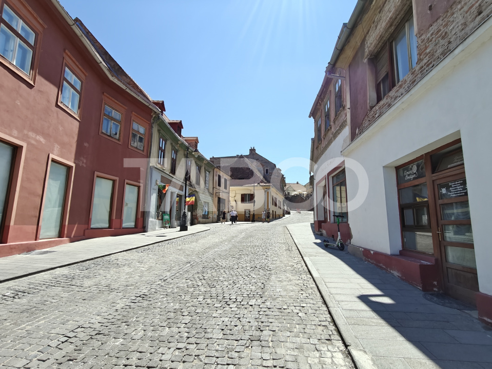 Apartament cu 2 camere si pivnita in Centrul Istoric Sibiu