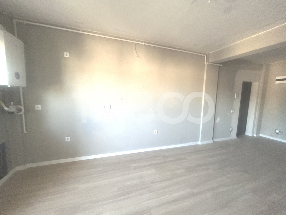 Apartament cu 3 camere 2 bai 2 balcoane si pod  in zona Turnisor 