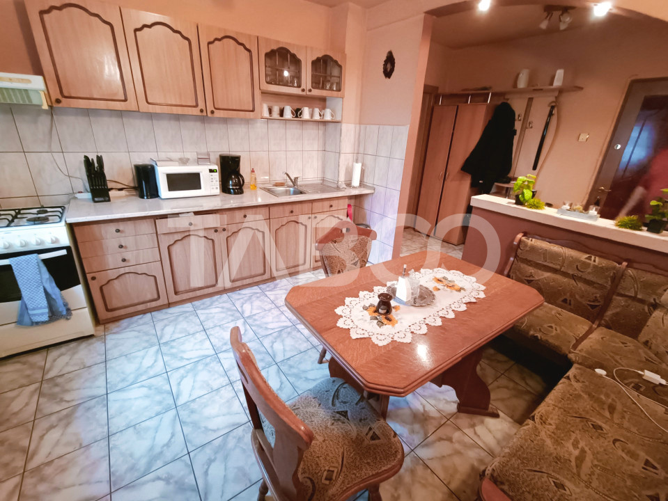 Apartament cu 3 camere 2 bai 63 mp utili etaj 1 in Sibiu zona Turnisor