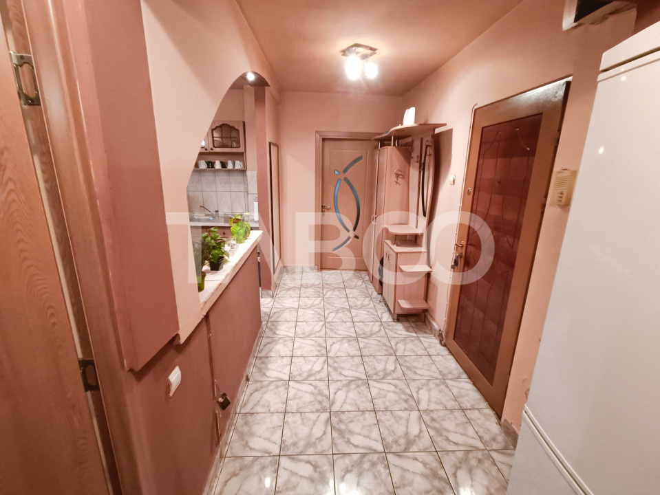 Apartament cu 3 camere 2 bai 63 mp utili etaj 1 in Sibiu zona Turnisor