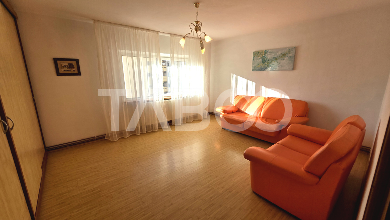 Apartament cu 3 camere 2 bai si balcon de vanzare in Terezian Sibiu