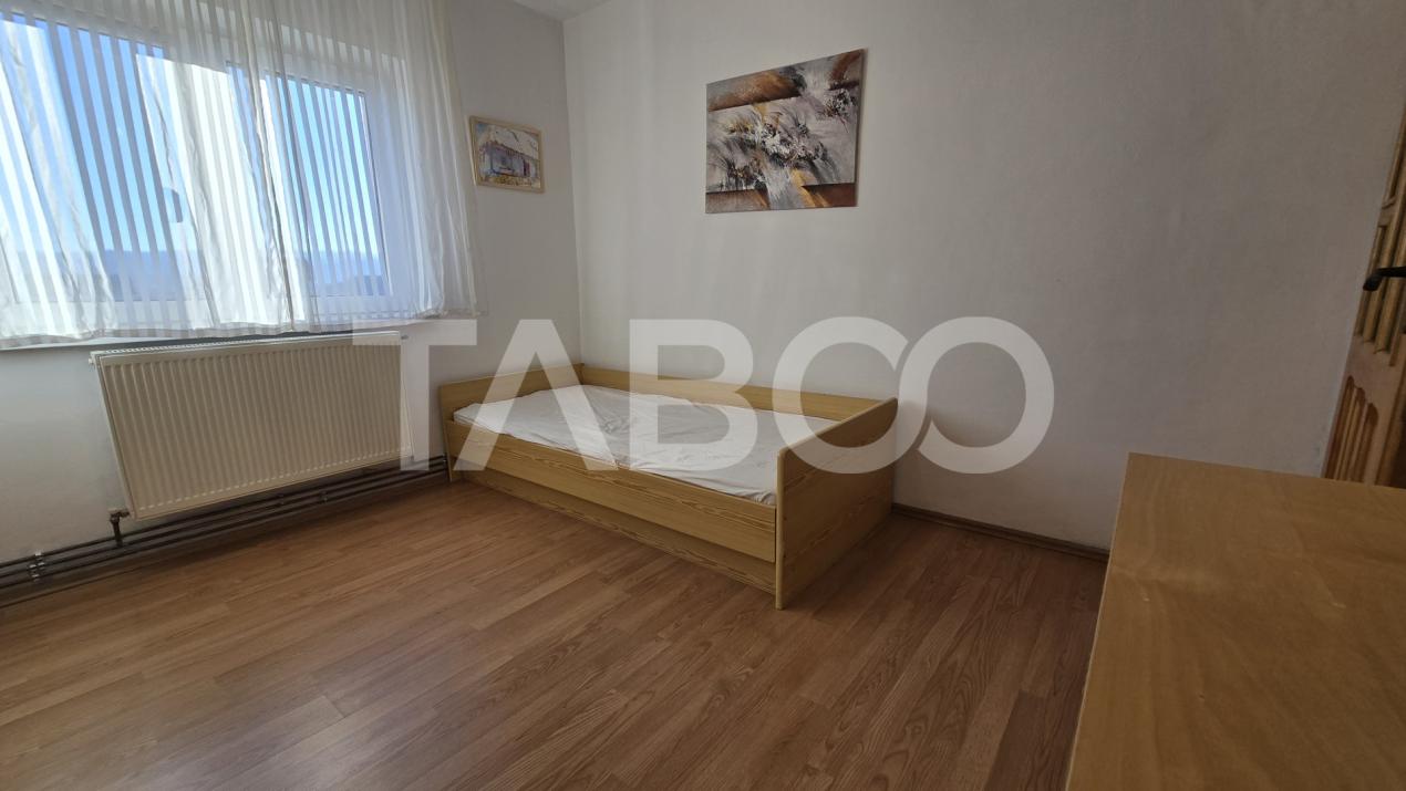 Apartament cu 3 camere 2 bai si balcon de vanzare in Terezian Sibiu