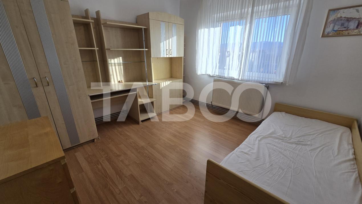 Apartament cu 3 camere 2 bai si balcon de vanzare in Terezian Sibiu