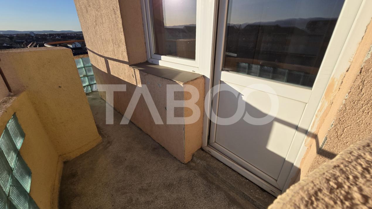 Apartament cu 3 camere 2 bai si balcon de vanzare in Terezian Sibiu