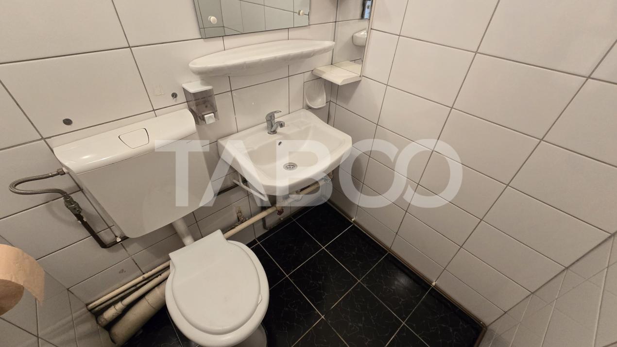 Apartament cu 3 camere 2 bai si balcon de vanzare in Terezian Sibiu