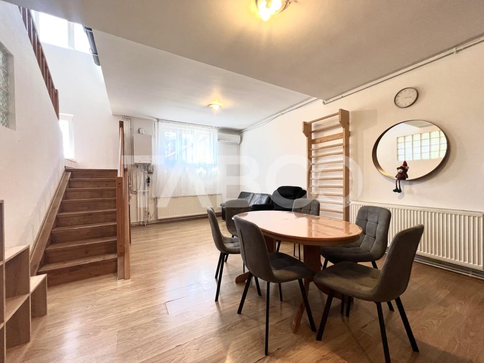 Apartament cu 3 camere 2 nivele de vanzare zona Centrala Piata Abator