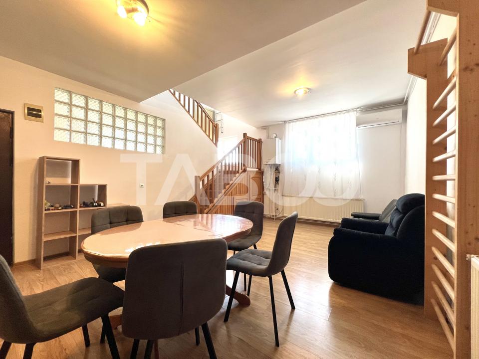 Apartament cu 3 camere 2 nivele de vanzare zona Centrala Piata Abator