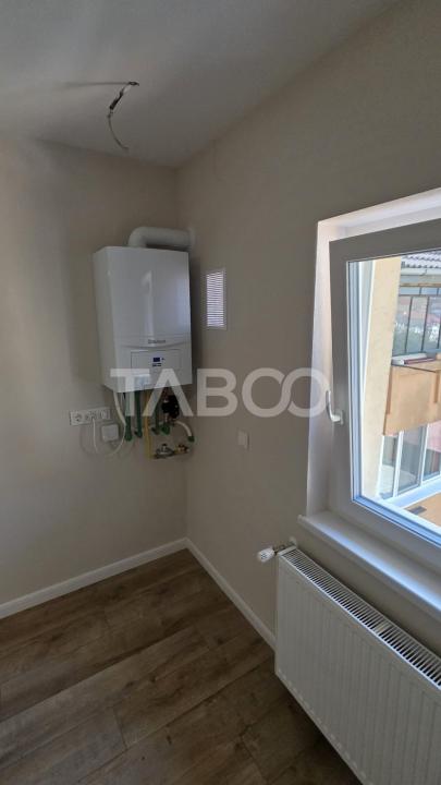 Apartament cu 3 camere central ultrafinisat de vanzare in Sebes 