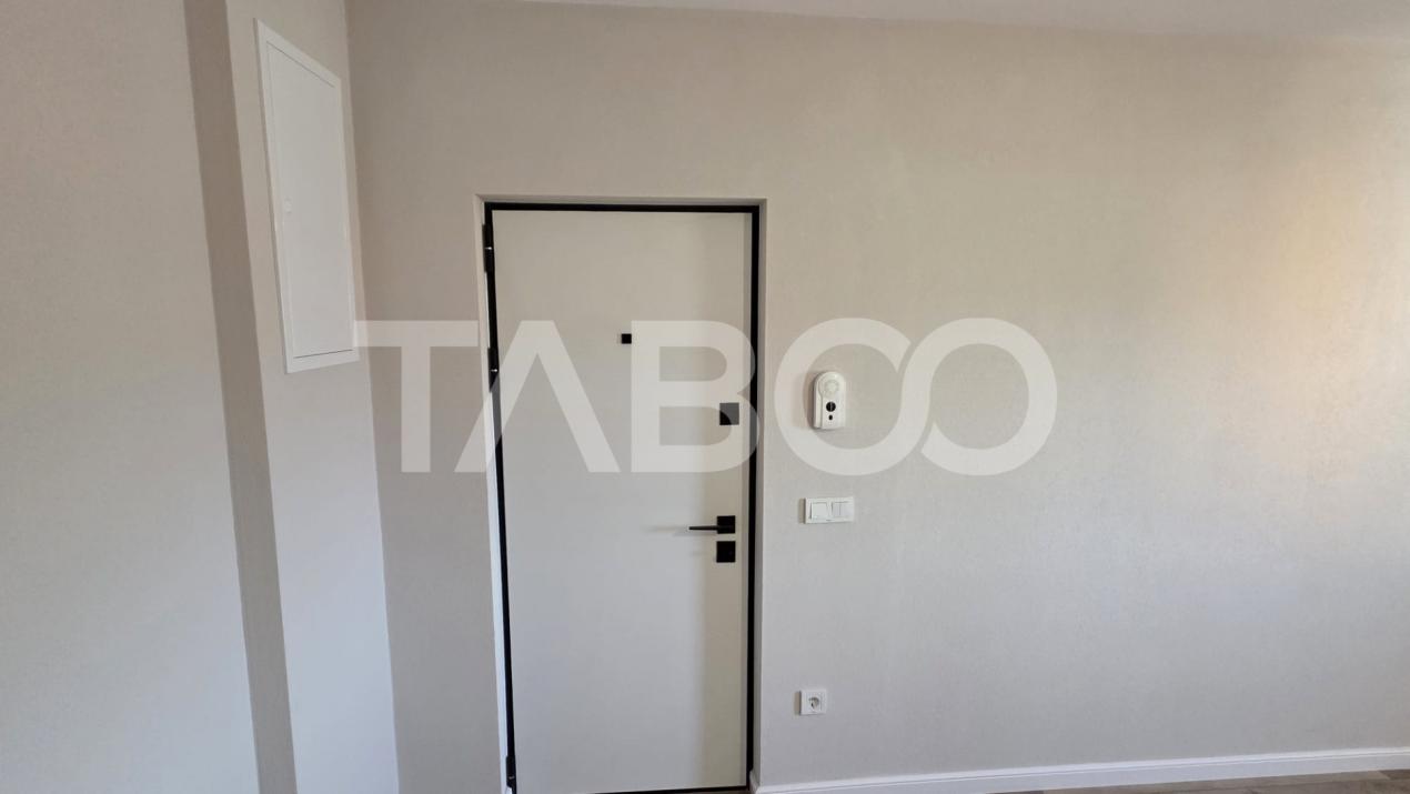 Apartament cu 3 camere central ultrafinisat de vanzare in Sebes 