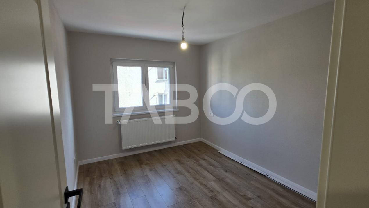 Apartament cu 3 camere central ultrafinisat de vanzare in Sebes 