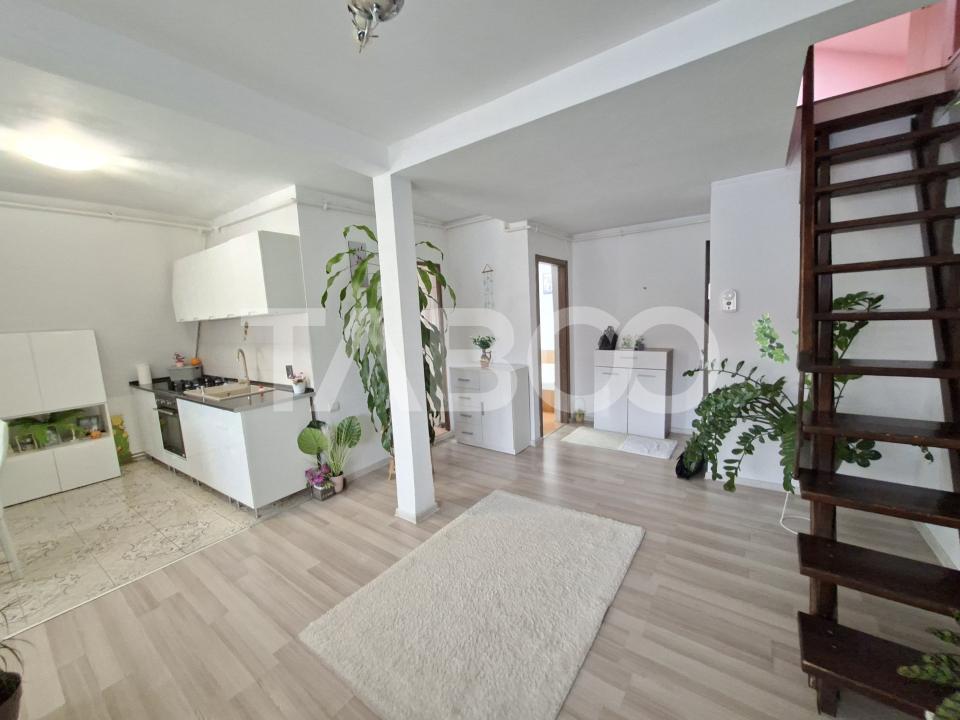 Apartament cu 3 camere de vanzare - mansarda Vasile Aaron - intabulata