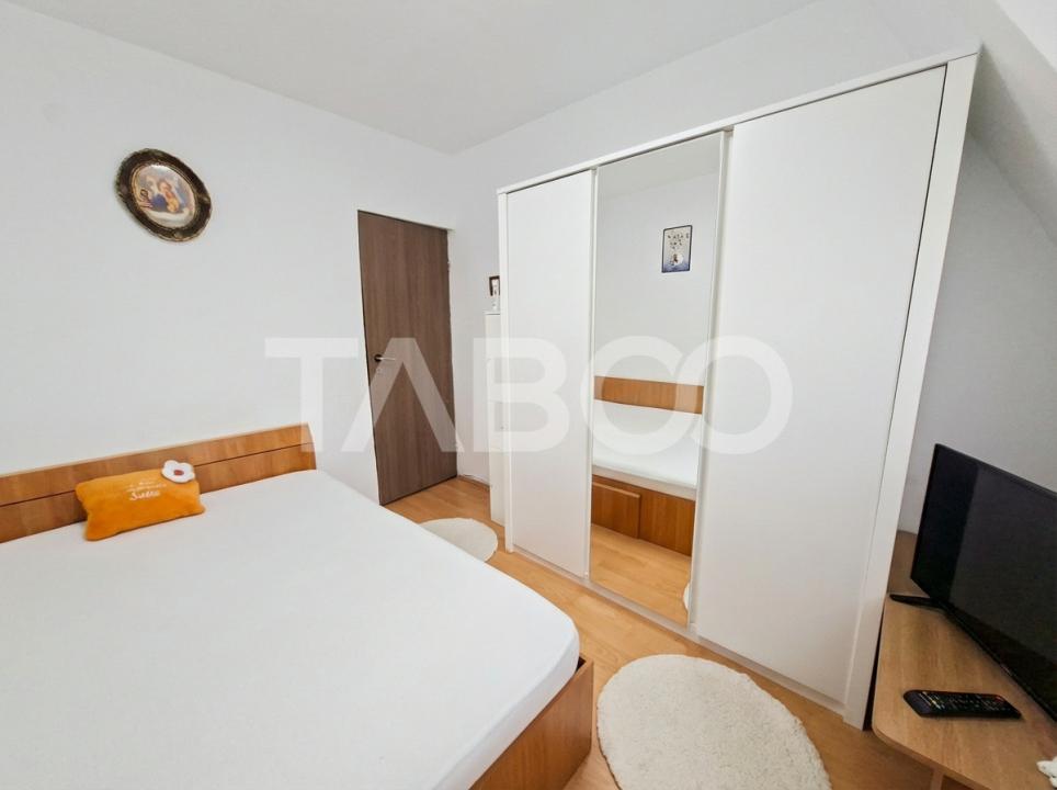 Apartament cu 3 camere de vanzare - mansarda Vasile Aaron - intabulata