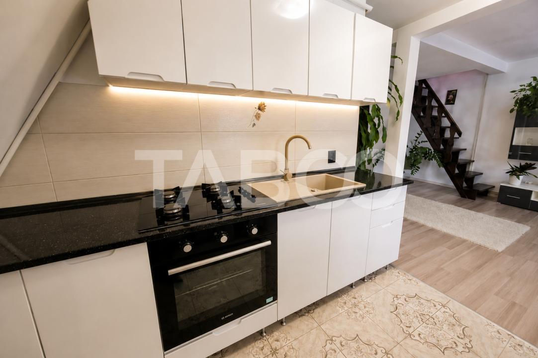 Apartament cu 3 camere de vanzare - mansarda Vasile Aaron - intabulata