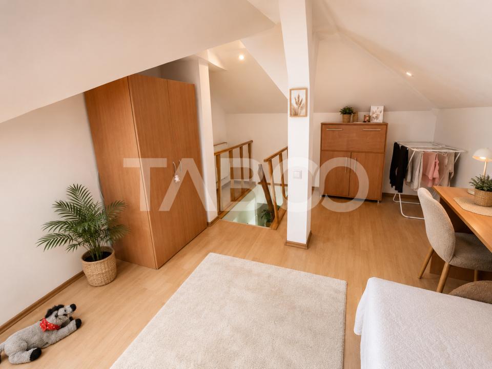 Apartament cu 3 camere de vanzare - mansarda Vasile Aaron - intabulata