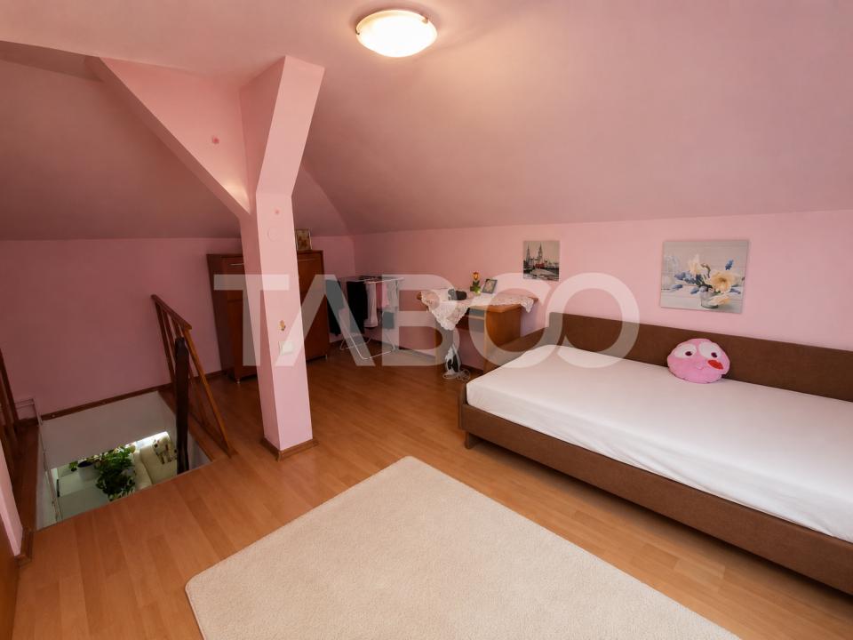 Apartament cu 3 camere de vanzare - mansarda Vasile Aaron - intabulata