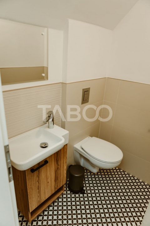 Apartament cu 3 camere decomandate 2 bai si curte de inchiriat 