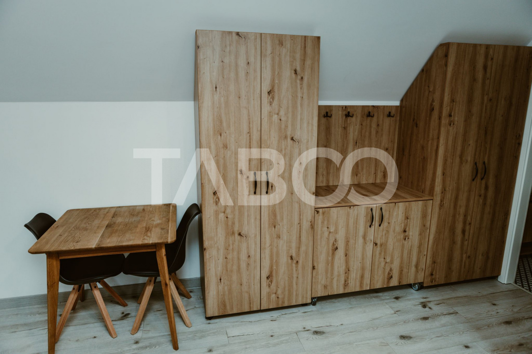 Apartament cu 3 camere decomandate 2 bai si curte de inchiriat 