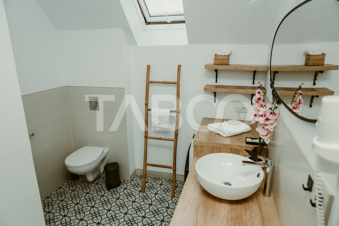 Apartament cu 3 camere decomandate 2 bai si curte de inchiriat 