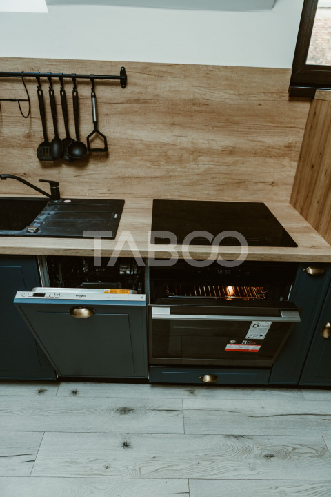 Apartament cu 3 camere decomandate 2 bai si curte de inchiriat 