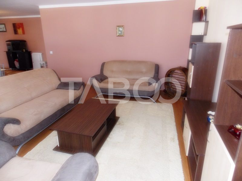 Apartament cu 3 camere decomandate de inchiriat in Sibiu zona Rahovei