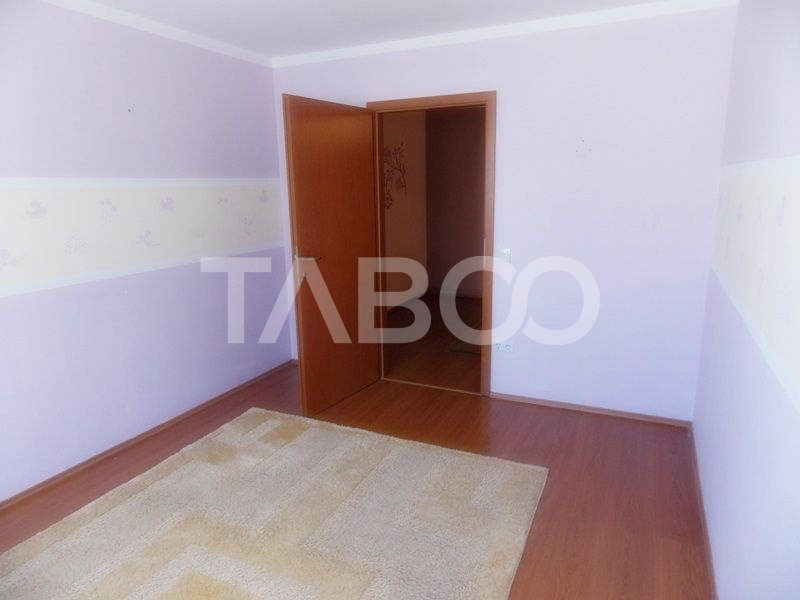 Apartament cu 3 camere decomandate de inchiriat in Sibiu zona Rahovei