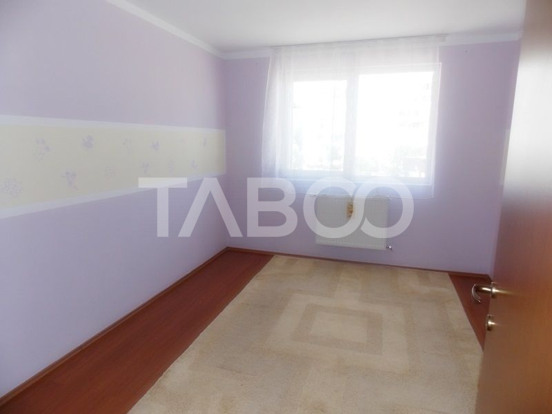 Apartament cu 3 camere decomandate de inchiriat in Sibiu zona Rahovei