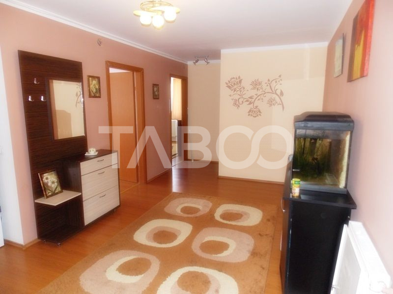 Apartament cu 3 camere decomandate de inchiriat in Sibiu zona Rahovei