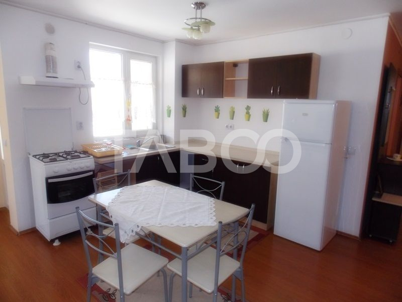 Apartament cu 3 camere decomandate de inchiriat in Sibiu zona Rahovei