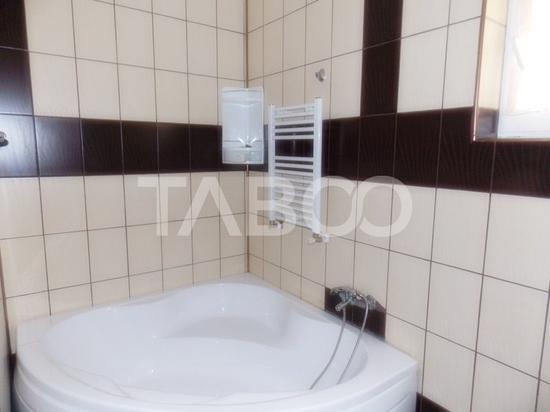 Apartament cu 3 camere decomandate de inchiriat in Sibiu zona Rahovei
