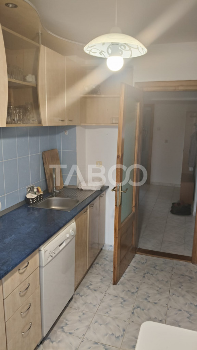 Apartament cu 3 camere garaj si pivnita de vanzare in Sebes