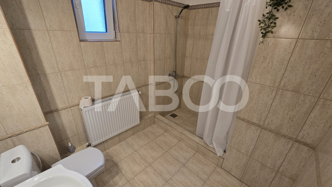 Apartament cu 3 camere la casa de inchiriat Trei Stejari